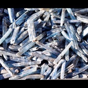 1lb Zimbabwe Kyanite w Mica Inclusions